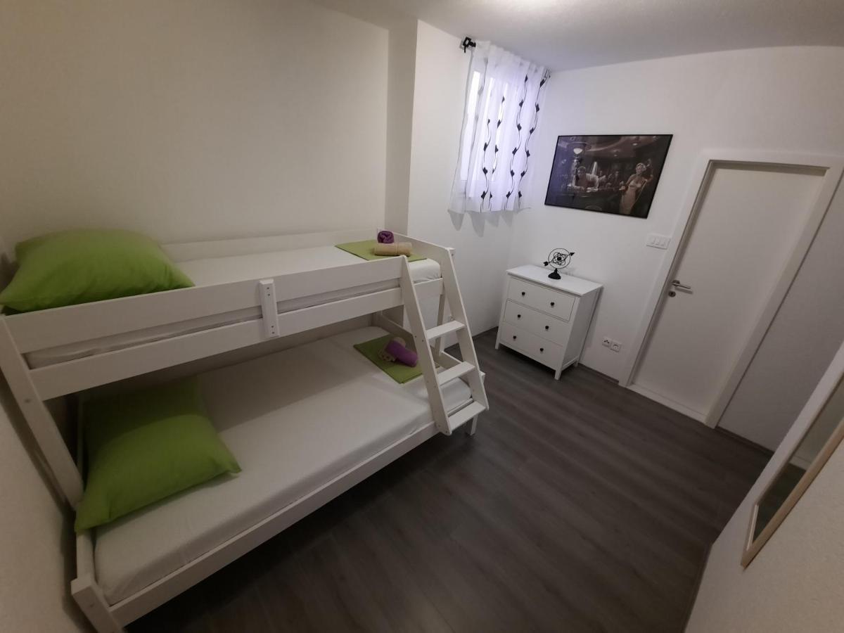 Apartman The Godfather Lägenhet Makarska Exteriör bild