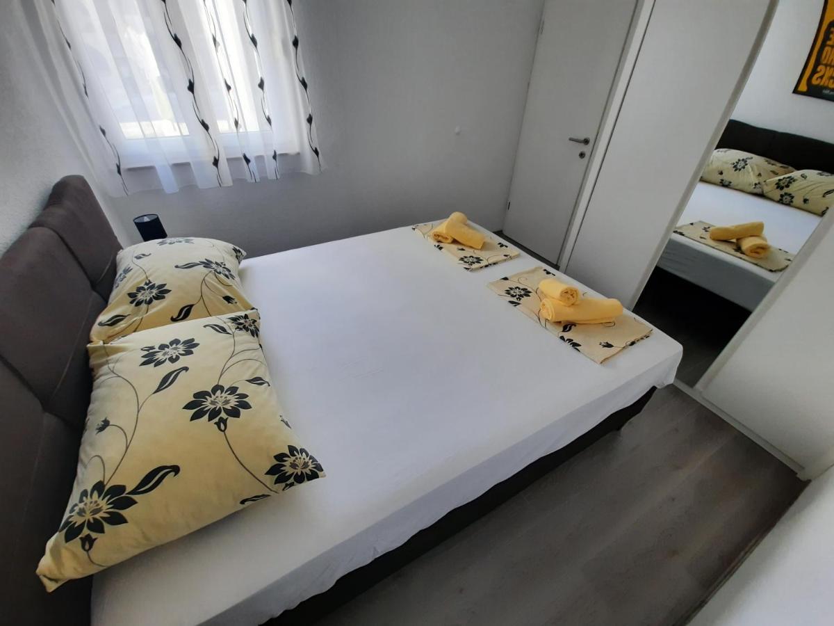 Apartman The Godfather Lägenhet Makarska Exteriör bild